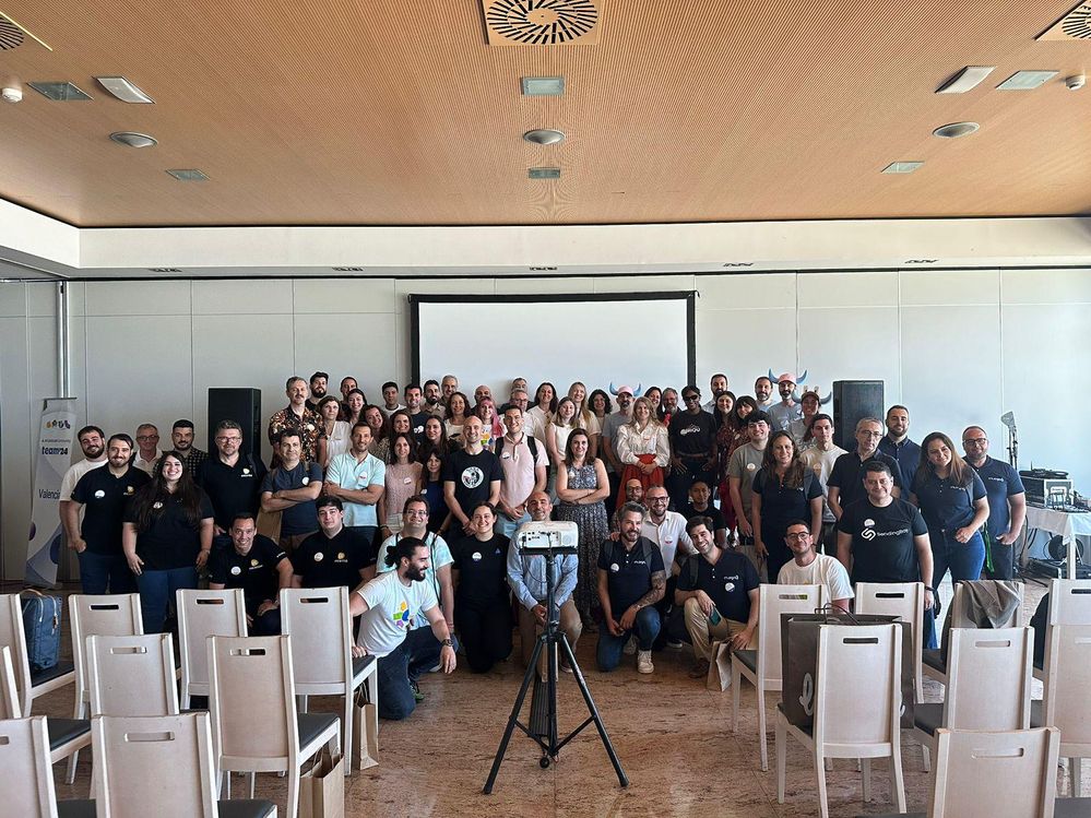 Valencia-group-photo.jpeg